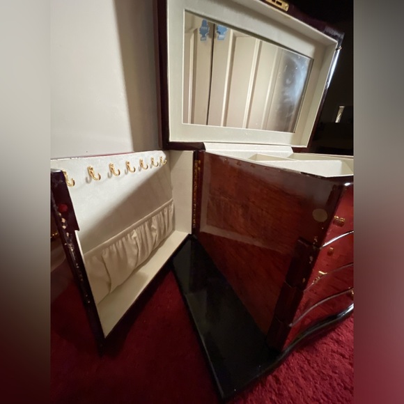 VINTAGE Jere Luxury High Gloss Locking Lux Floral Design Jewelry Box with Key! - Picture 2 of 9